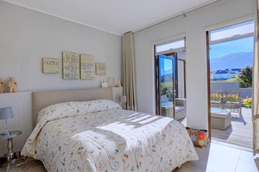 To Let 3 Bedroom Property for Rent in Kingswood Golf Estate Western Cape